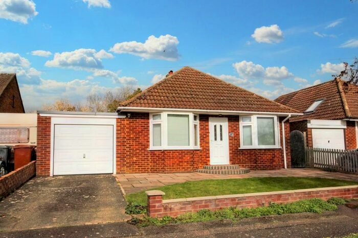 3 Bedroom Bungalow To Rent In Wheat Hill, Letchworth Garden City, SG6