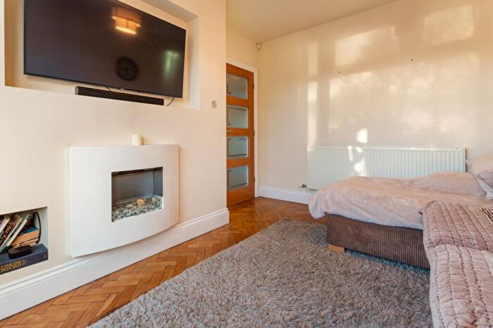 2 Bedroom Semi-Detached House For Sale In Phelps Place, Grimsby, N E Lincs, DN32