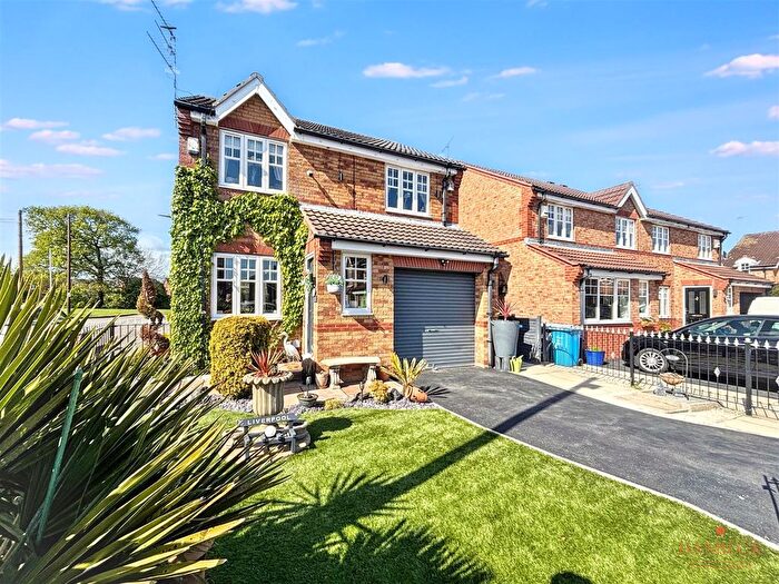 3 Bedroom Detached House For Sale In Maiden Court, Bransholme, Hull, HU7