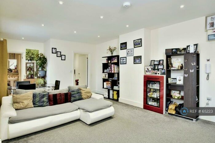 2 Bedroom Flat To Rent In Melville Road, Maidstone, ME15