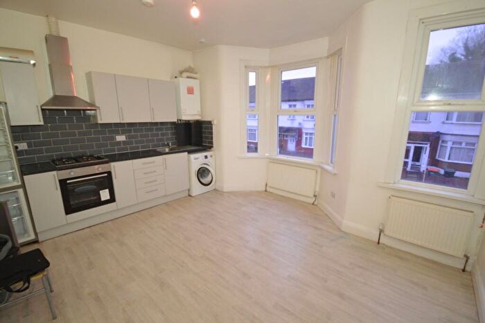 2 Bedroom Maisonette To Rent In Dersingham Avenue, London, E12