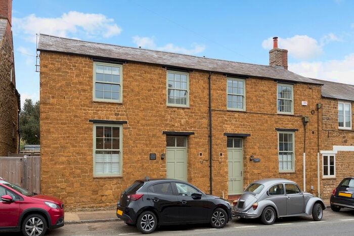 3 Bedroom End Of Terrace House To Rent In High Street, Deddington, Banbury, OX15