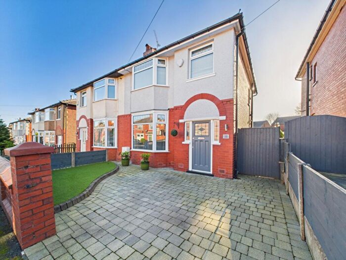 3 Bedroom Semi Detached House For Sale In Barcroft Road, Bolton, BL1