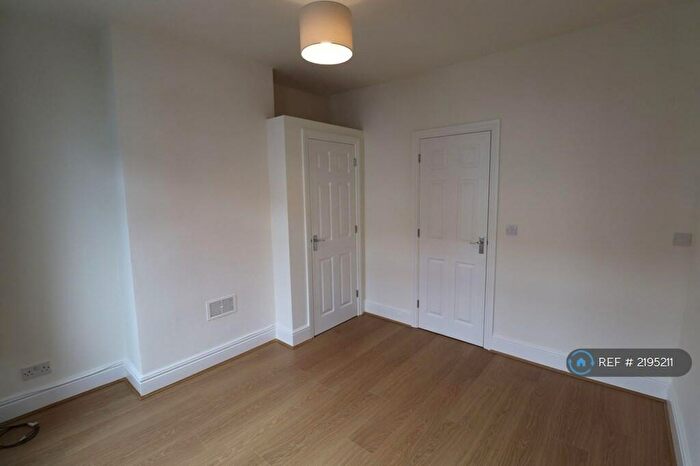 1 Bedroom Flat To Rent In Gray Street, Northampton, NN1