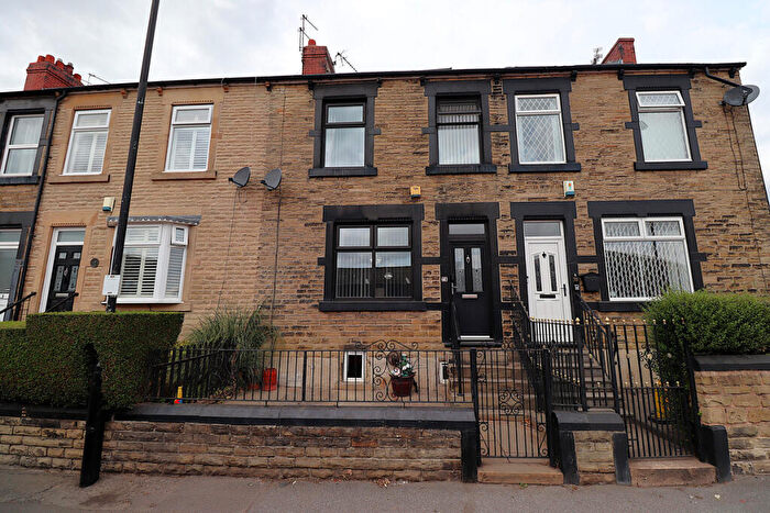 4 Bedroom Town House For Sale In Grove Street, Barnsley, S71
