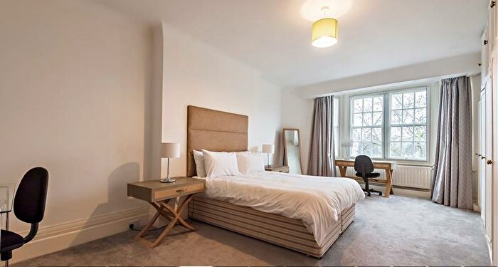 5 Bedroom Property To Rent In Park Road, London, NW8