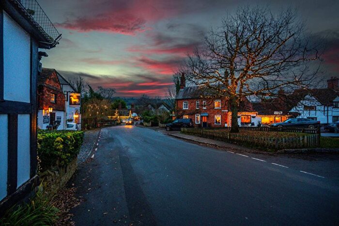 3 Bedroom Semi-Detached House For Sale In The Square, Shere, Guildford, GU5