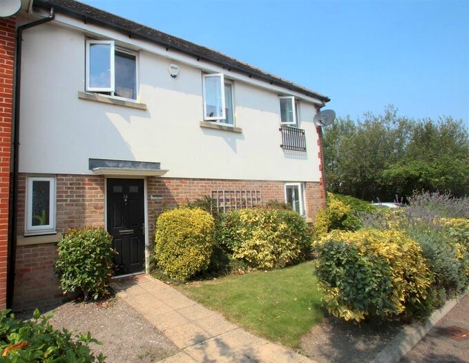 3 Bedroom Property To Rent In Summerleas Close, Hemel Hempstead, HP2
