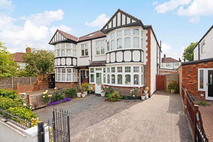 4 Bedroom Semi Detached House For Sale In Lancaster Road, South Norwood, London, SE25