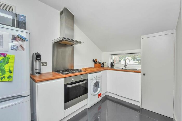 1 Bedroom Flat To Rent In Gilbey Road, London, SW17