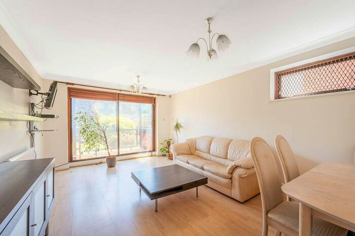 1 Bedroom Maisonette To Rent In Station Road, Barnet, EN5