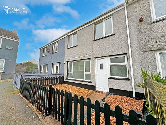 3 Bedroom Terraced House To Rent In Waenheulog, Nantyglo, NP23