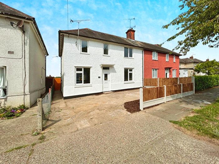 3 Bedroom Semi-Detached House To Rent In Dixon Avenue, Chelmsford, CM1