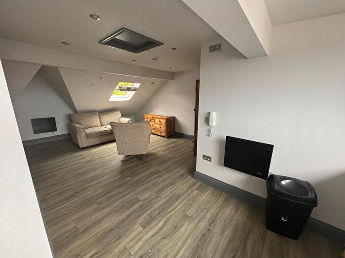 Flat To Rent In Walter Road, Swansea, SA1