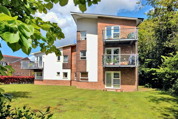 2 Bedroom Apartment To Rent In Embercourt Road, Thames Ditton, KT7