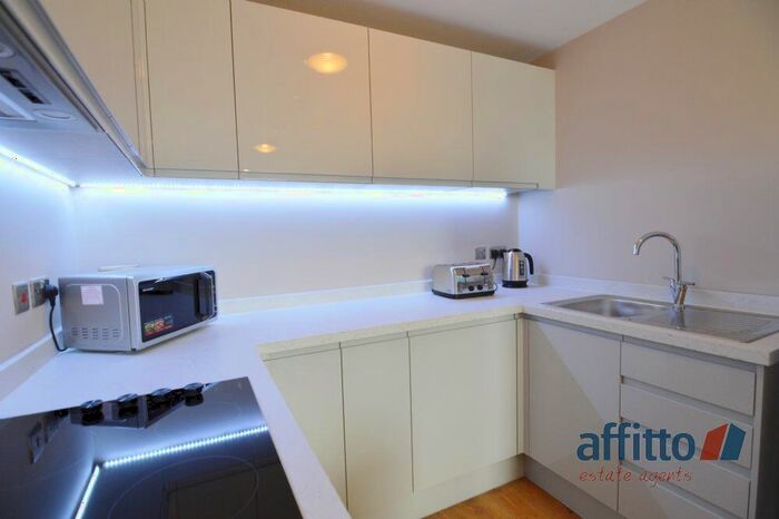 2 Bedroom Apartment To Rent In Romal Capital, Jesse Hartley Way, Liverpool, L3