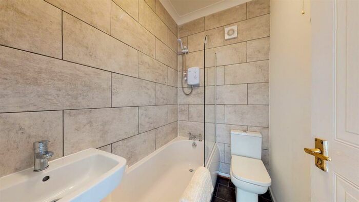 Studio To Rent In Ash Grove, Shotton, Deeside, CH5