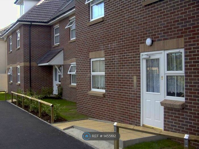 1 Bedroom Flat To Rent In Warwick Road, Bournemouth, BH7
