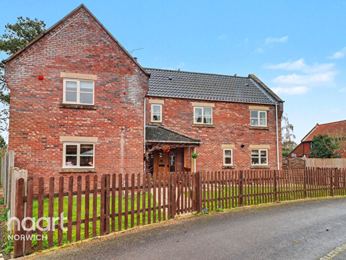 4 Bedroom Detached House For Sale In Saxon Meadows, Bawdeswell, NR20