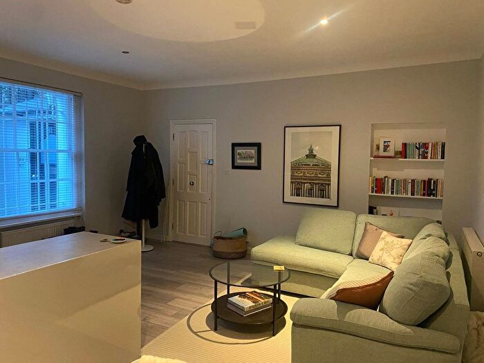 1 Bedroom Flat To Rent In Eccleston Square, London, SW1V