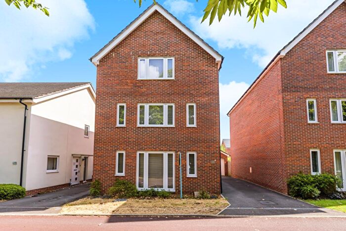 4 Bedroom Detached House To Rent In The Parks, Bracknell, RG12