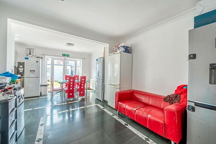 Studio To Rent In Lyncroft Avenue, Pinner, HA5