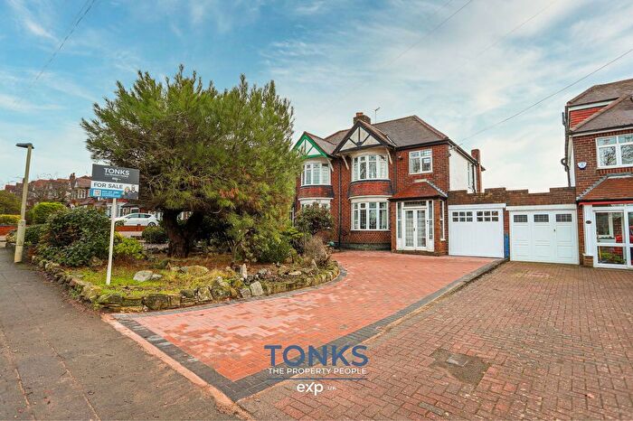 3 Bedroom Semi-Detached House For Sale In Manor Lane, Halesowen, B62