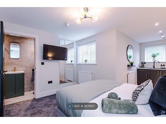 Studio To Rent In Rochdale Old Road, Bury, BL9