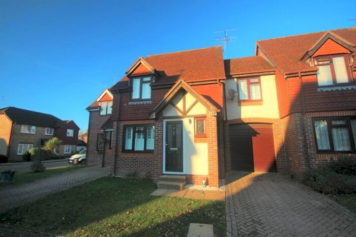 3 Bedroom Property To Rent In Byron Close, Horsham, RH12