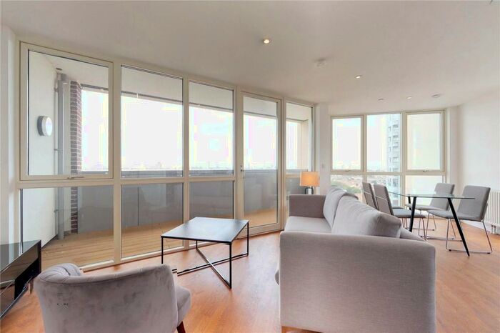 2 Bedroom Flat To Rent In Discovery Tower, London, E16