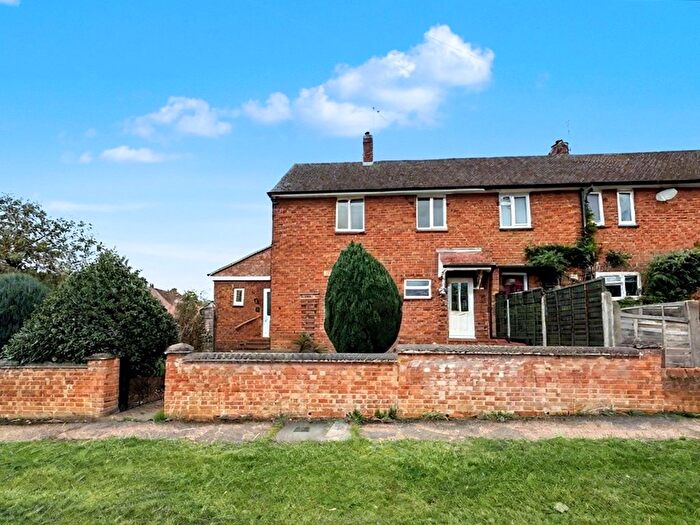 3 Bedroom Semi-Detached House For Sale In Archer Avenue, Braunston, NN11