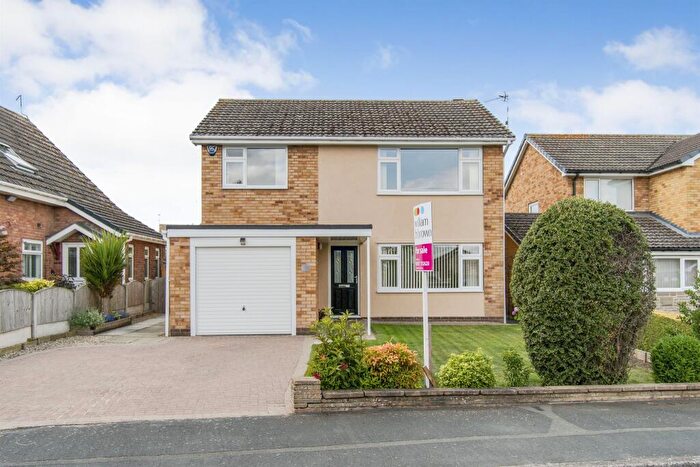 4 Bedroom Detached House For Sale In Low Garth Road, Sherburn In Elmet, Leeds, LS25