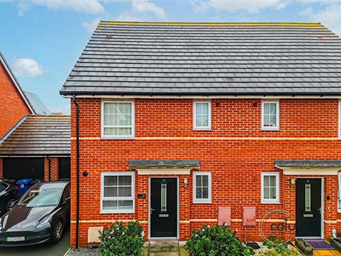 3 Bedroom Semi Detached House For Sale In Addington Close, Stanford-le-Hope, SS17