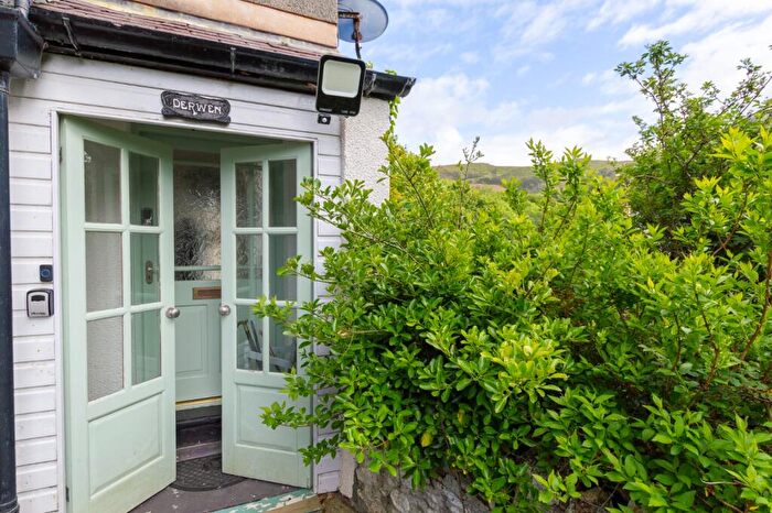 4 Bedroom End Of Terrace House For Sale In Marine Terrace, Penmaenmawr, Conwy, LL34