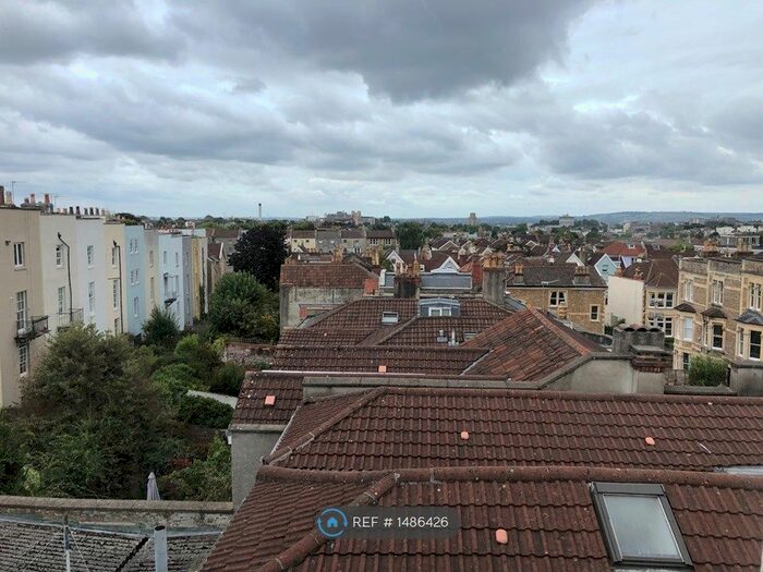 2 Bedroom Maisonette To Rent In Worrall Road, Bristol, BS8