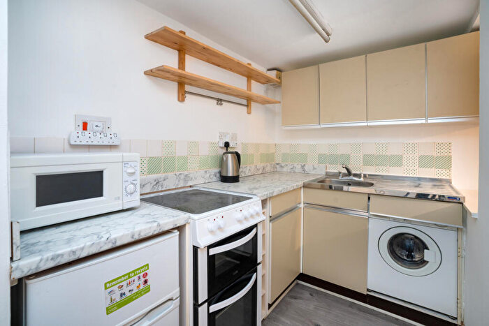 Apartment To Rent In Pratt Street, London, NW1