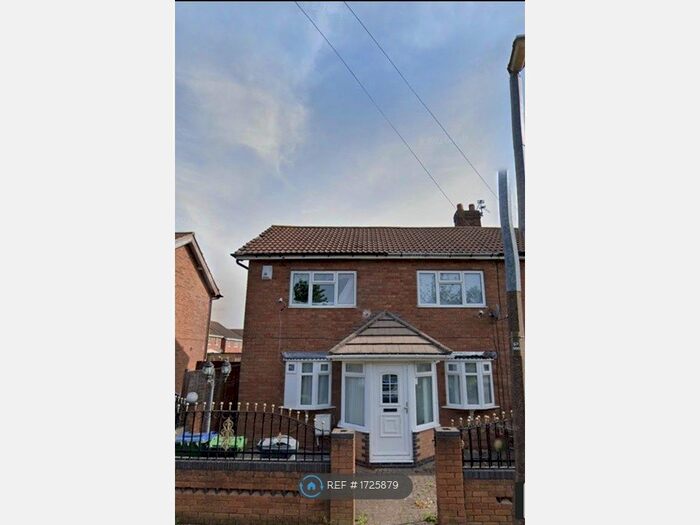 3 Bedroom Semi-Detached House To Rent In West Bromwich, West Bromwich, B71