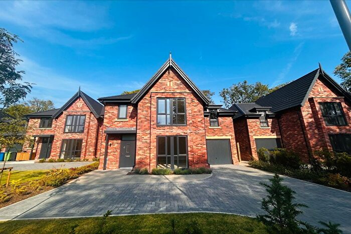 5 Bedroom Detached House For Sale In Lime Grove, Woodley, SK6