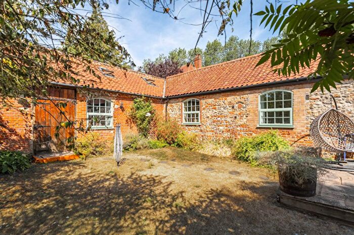4 Bedroom Semi-Detached House For Sale In Yaxham Road, Dereham, NR19