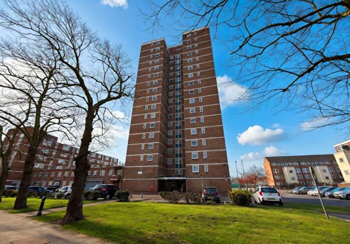 1 Bedroom Flat For Sale In Flat Peverel House, Stour Road, Dagenham, Essex, RM10