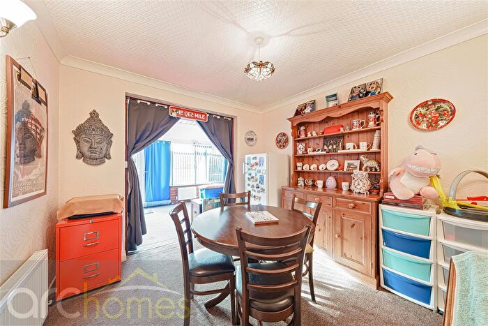2 Bedroom Semi-Detached Bungalow For Sale In Cromer Drive, Atherton, Manchester, M46