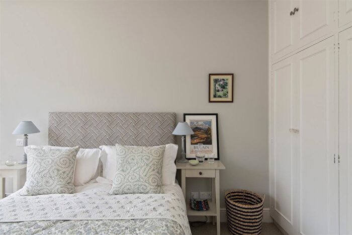 2 Bedroom Flat For Sale In Cornwall Gardens Court, South Kensington, SW7