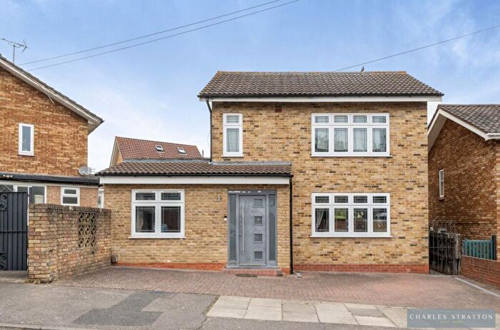 2 Bedroom Detached House For Sale In A Wolsey Gardens, Ilford, IG6
