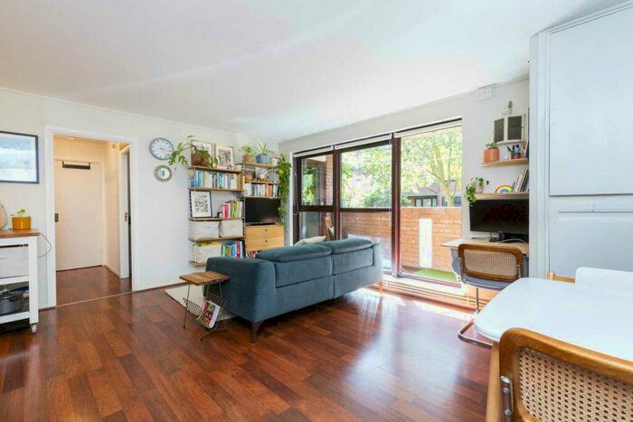 1 Bedroom Apartment To Rent In Russet Crescent, Islington, N7