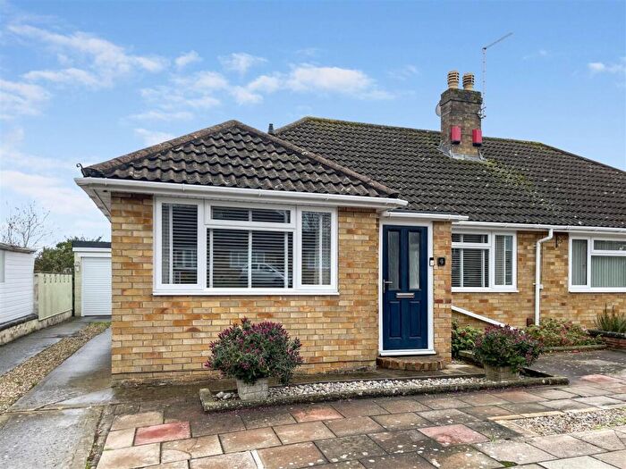 2 Bedroom Semi-Detached Bungalow For Sale In Haydon View Road, Swindon, SN25