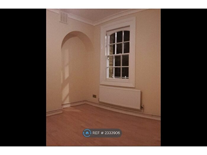 1 Bedroom Flat To Rent In Rawstorne Street, London, EC1V