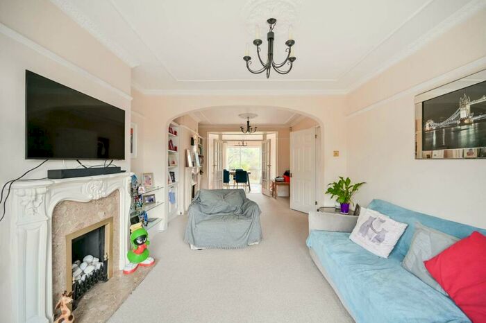 4 Bedroom Semi-Detached House To Rent In Walsingham Gardens, Stoneleigh, Epsom, KT19