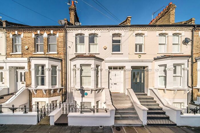 2 Bedroom Flat For Sale In Parkville Road, Fulham, London, SW6