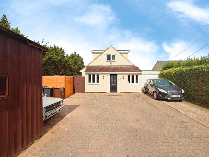 4 Bedroom Detached House For Sale In Turnpike Road, Red Lodge, IP28