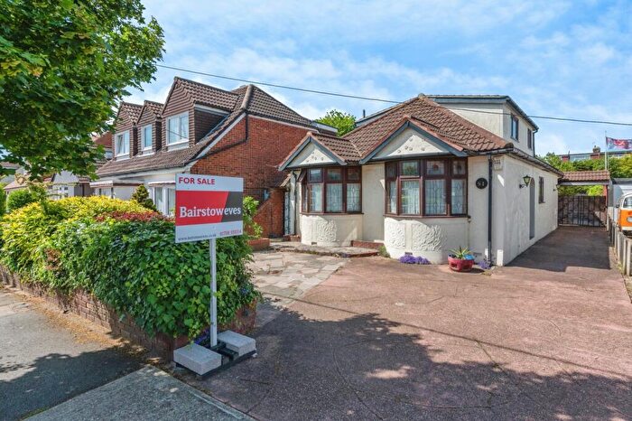 4 Bedroom Detached House For Sale In Lake Avenue, Rainham, RM13